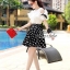 พร้อมส่ง เสื้อดีไซน์เว้าไหล่ผูกโบว์ที่แขน กระโปรงลายจุดขาวดำ