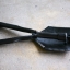 V001 พลั่วสนาม US พับเก็บได้ ขนาด(ต่อพับ) กว้าง 15.5 x 23.5 cm./ กางออก ยาว 59 cm.