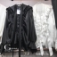 เสื้อเกาหลี พร้อมส่ง เสื้อแขนยาว คอวีกระดุมหน้า