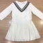 พร้อมส่ง mini dress สีขาว แขนยาวกระโปรงอัดกลีบพีท