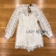 เสื้อผ้าเกาหลี พร้อมส่ง จัมป์สูทขาสั้นผ้าลูกไม้สีขาว