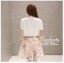 พร้อมส่ง ชุดเซตเสื้อขาวแขนสั้นลายผู้หญิงแต่งโบว์เพรช