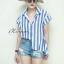 เสื้อผ้าแฟชั่น พร้อมส่ง เสื้อเชิ้ต แขนสั้นลายริ้วทางลง 2โทน