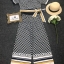 เสื้อผ้าเกาหลี พร้อมส่ง เสื้อทรงครอปแขนสั้นอกป้าย