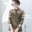 เสื้อเกาหลี พร้อมส่ง เสื้อเชิ้ต ดอกไม้บ่าซีทรู