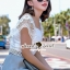 พร้อมส่ง เสื้อครอปแต่งด้วยผ้าลูกไม้ทอลายดอกไม้