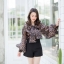เสื้อเกาหลี พร้อมส่ง เสื้อลายเสือ โบว์อกแขนพอง