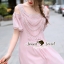 พร้อมส่ง เดรสทรงเว้าไหล่ ประดับด้วยมุขและเพชรสีชมพู