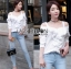 พร้อมส่ง เสื้อแฟชั่นเปิดไหล่ประดับระบาย