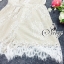 พร้อมส่ง เพลย์สูทขาสั้นคอวีตัดขอบลายลูกไม้