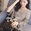 พร้อมส่ง เสื้อเกาหลี ทอลายดอกไม้ที่ช่วงแขน