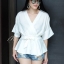 เสื้อเกาหลี พร้อมส่ง เสื้อ ทรงสวยคอวี อกไขว้