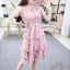 เดรสเกาหลี พร้อมส่ง ชุดเดรส ปักทอลายลูกไม้สีชมพู